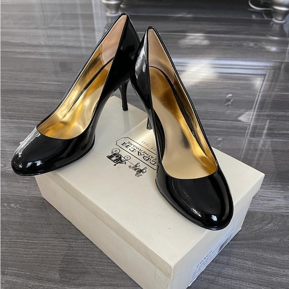 NWT Coach patent leather heels size 6.5 - Picture 6 of 6